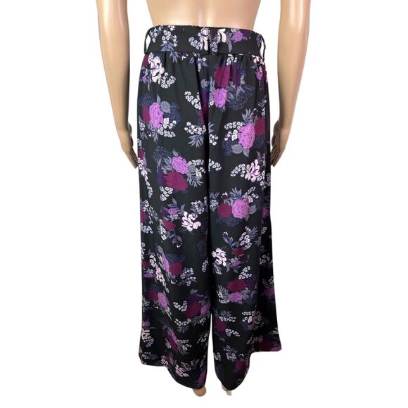 Torrid Purple Floral Print Crepe Wide Leg Pants w/ Pockets - Picture 4 of 11